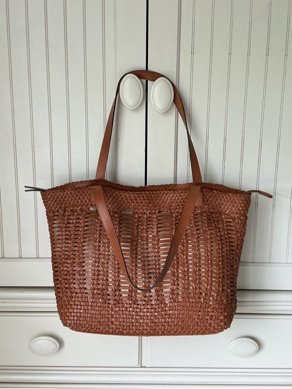 VEUC Woven Leather Zip Top Tote Handbag ๐ - Picture 3 of 13